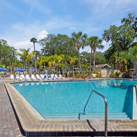 Tropical Palms Resort Celebration Bagian luar foto